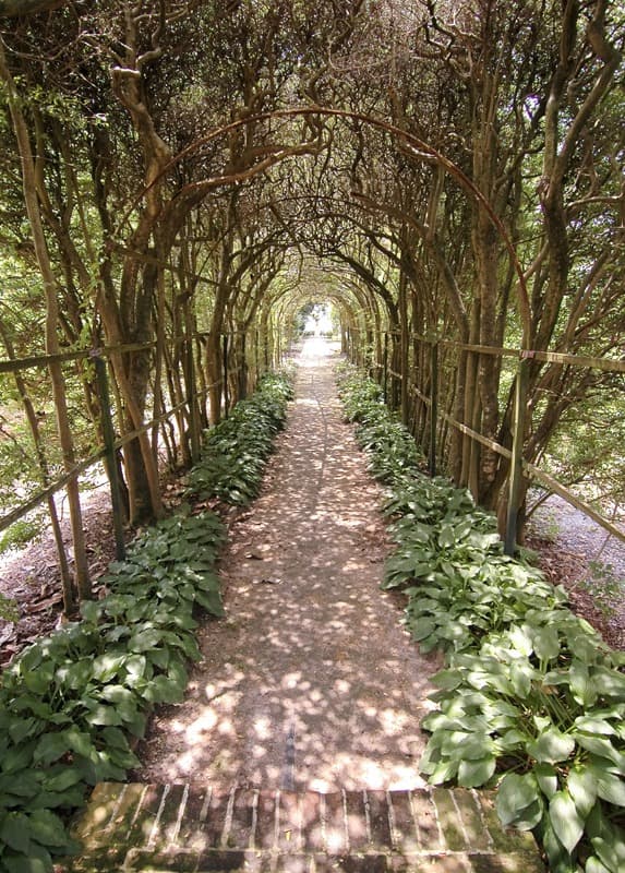 <span  class="uc_style_uc_tiles_grid_image_elementor_uc_items_attribute_title" style="color:#ffffff;">2696</span>