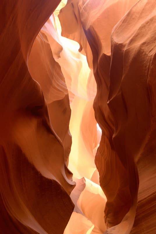 <span  class="uc_style_uc_tiles_grid_image_elementor_uc_items_attribute_title" style="color:#ffffff;">2012</span>
